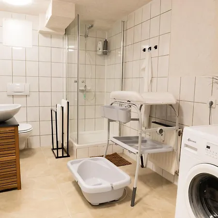 Ideal Fuer Familien, Heimkino Mit Popcorn, Parken, Nah Am See, Modern Und Gross