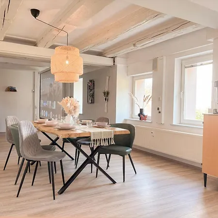 Ideal Fuer Familien, Heimkino Mit Popcorn, Parken, Nah Am See, Modern Und Gross